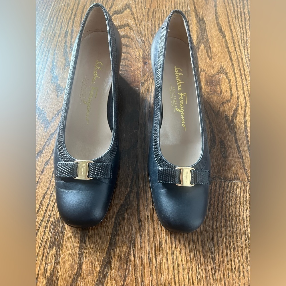 Salvatore Ferragamo Classic Black Leather Low Block Heel Shoes Sz. 5 1/5 C